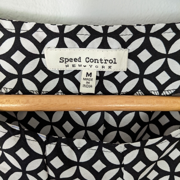 Speed Control Black and White Geometric Dress Med - Picture 6 of 10